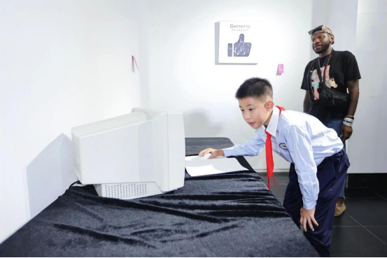 ��ɫʧ����Ʒ